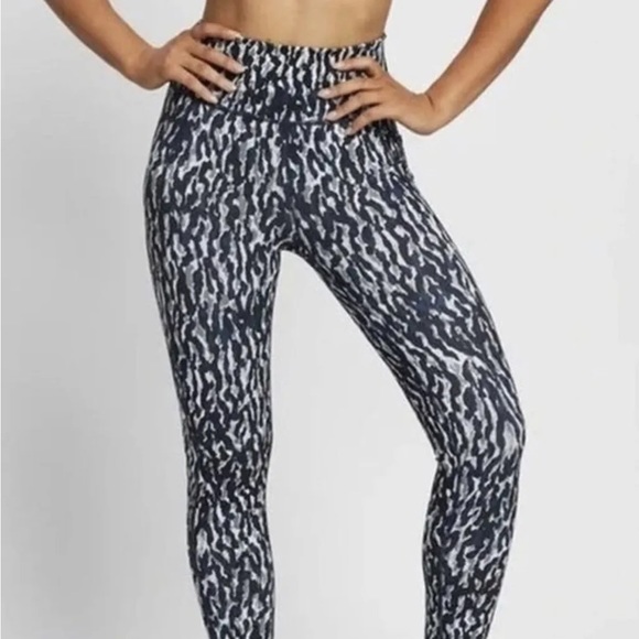 Sweaty Betty Super Sculpt 7/8 (S) - Picture 2 of 5